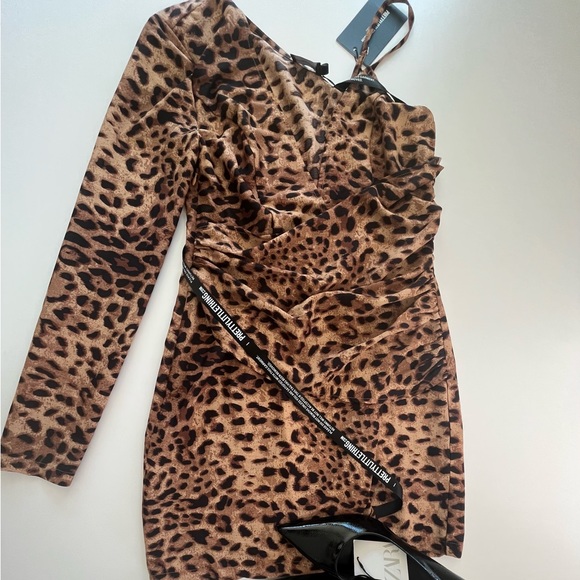 PRETTYLITTLETHING DRESS - Picture 8 of 14